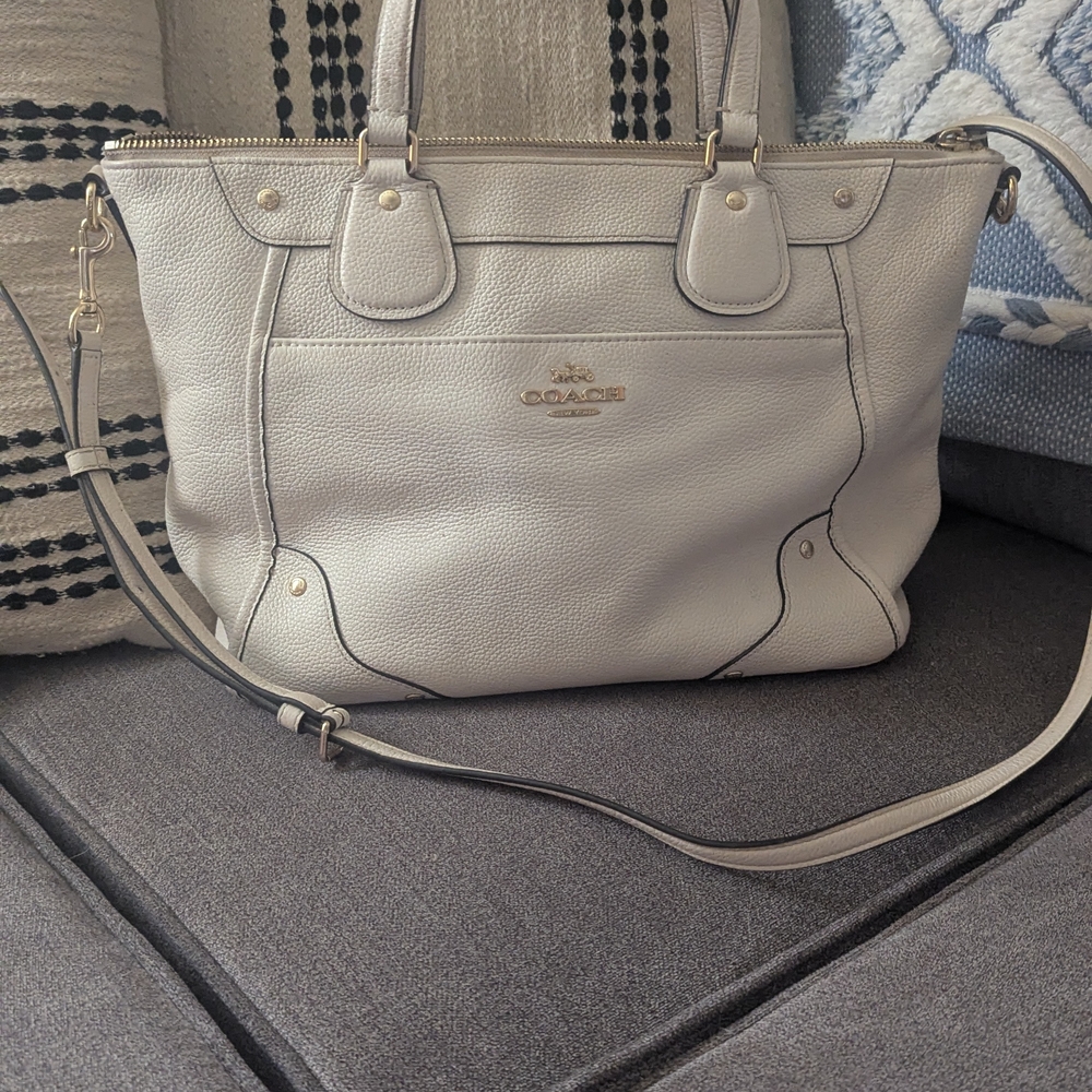 Coach White Leather Tote with Structured Design